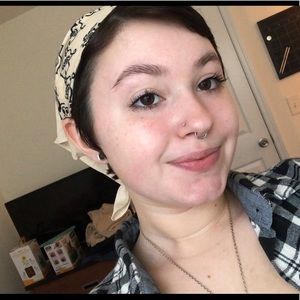 Meet your Posher, Avery